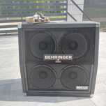 Behringer 412S 400V