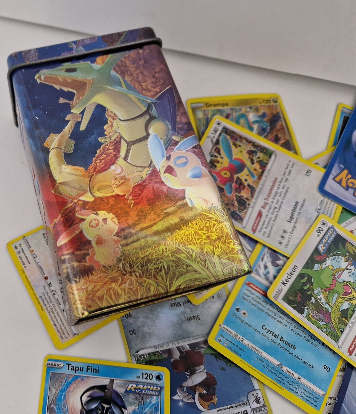 Pokémon - Cartas 2021 & 2022  - 37 Cartas Originais + Caixa Ferro