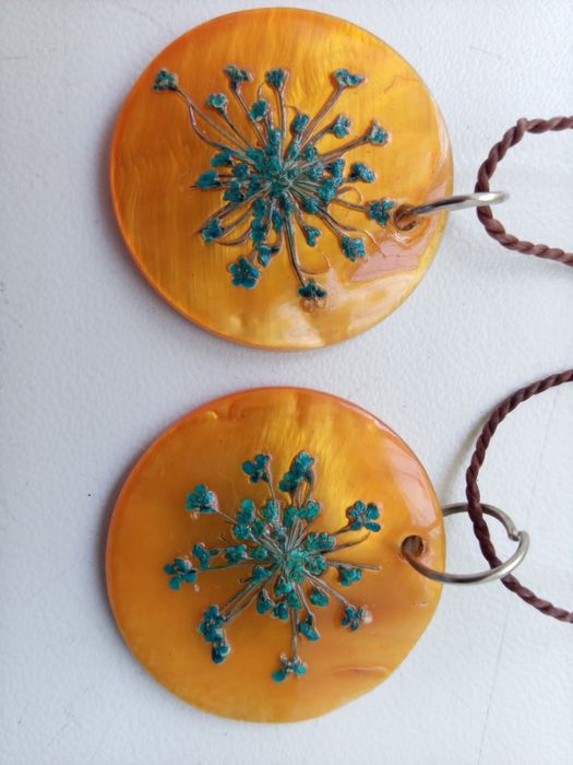 Продам бусы, подвески