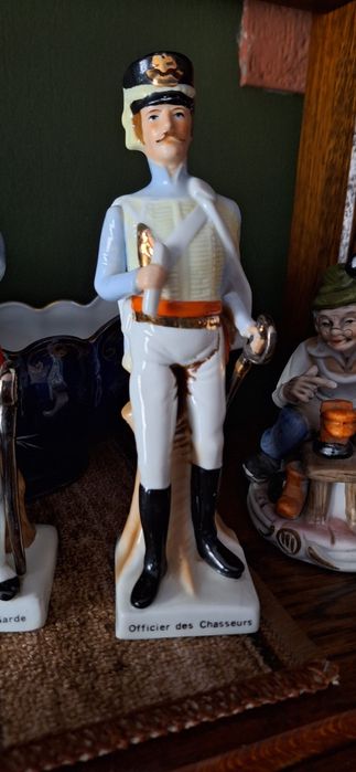Oficer Napoleona Bonaparte porcelana patriotyczna