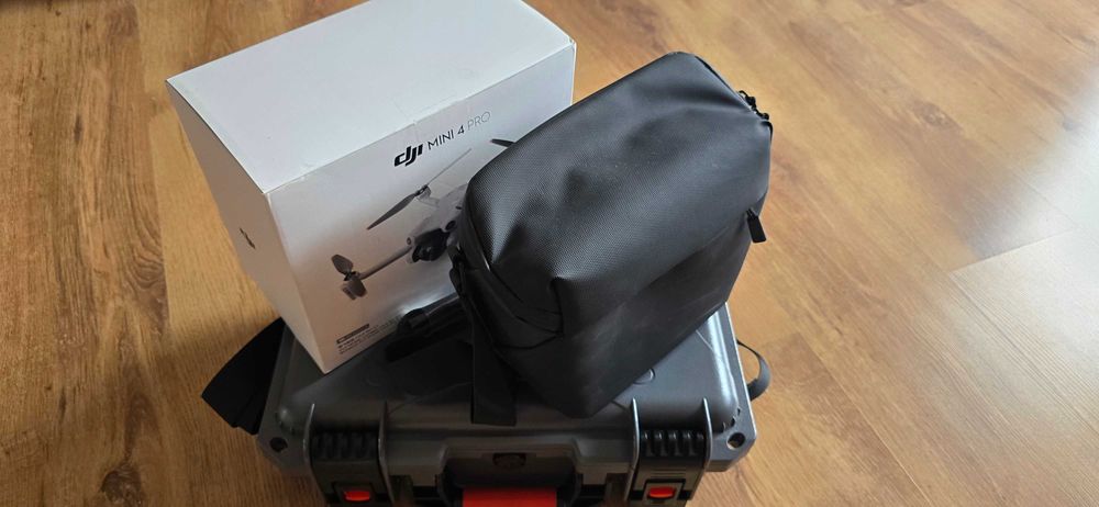 Dron dji mini 4 pro fly more combo