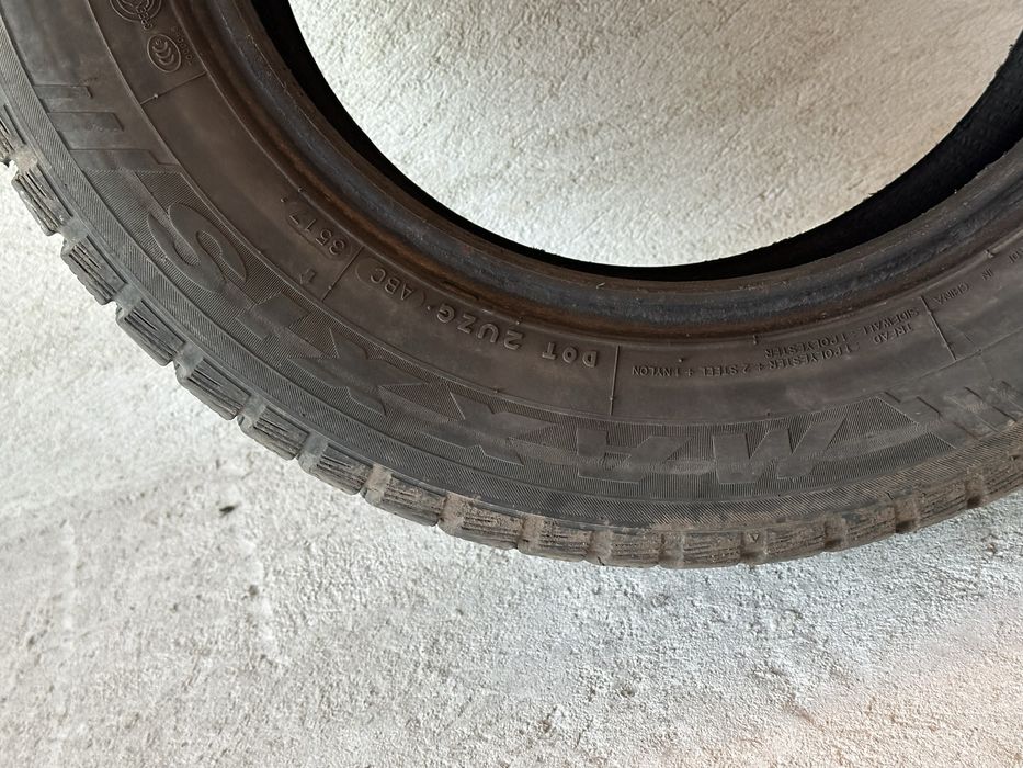 Зимова гума Maxxis Arctic Trekker 195/65 r15 4шт!! Віддаю комплект
