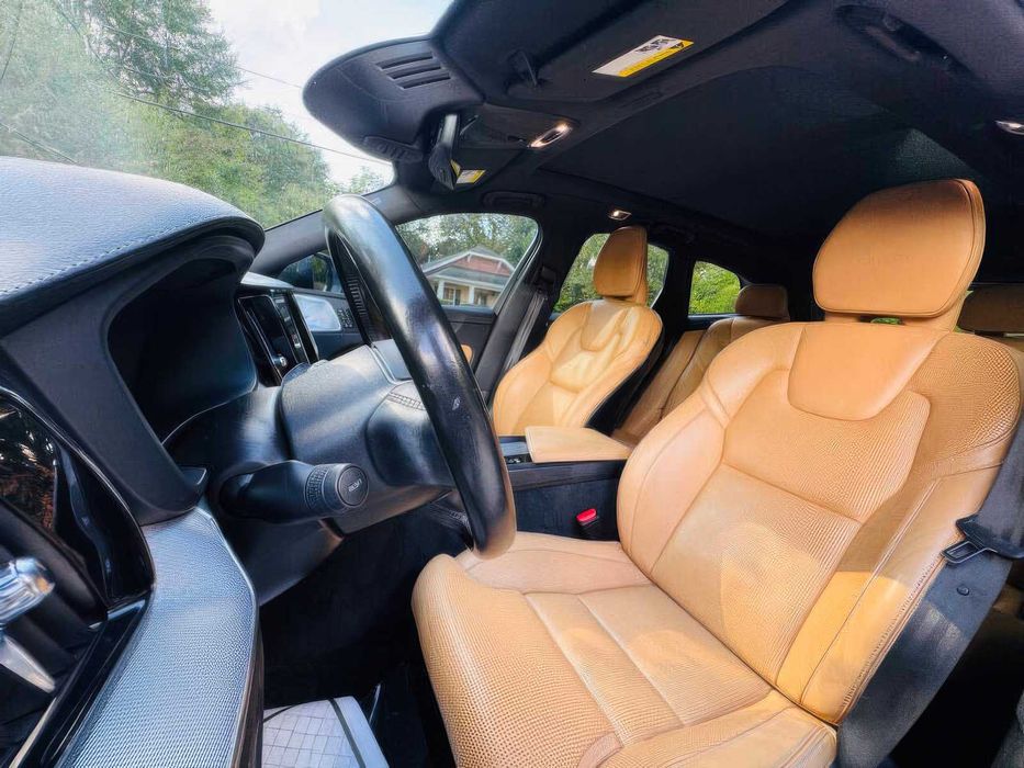 Volvo XC60      2019