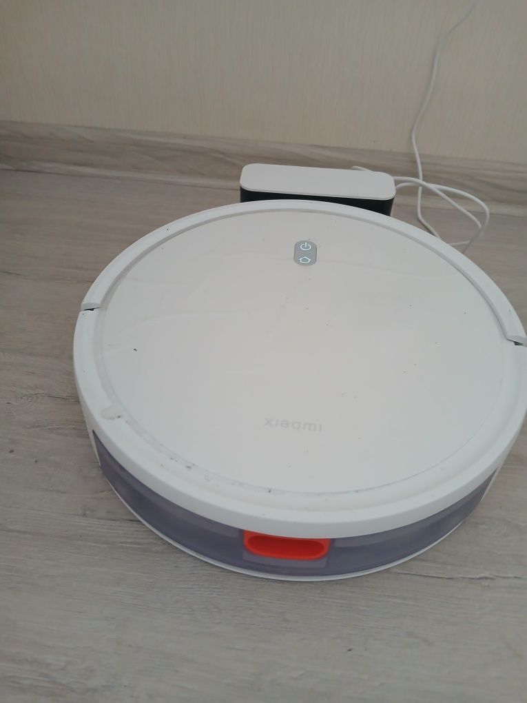 Продам робот пилосос xiaomi