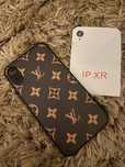 Etui do Iphone XR i do 11 logo LV