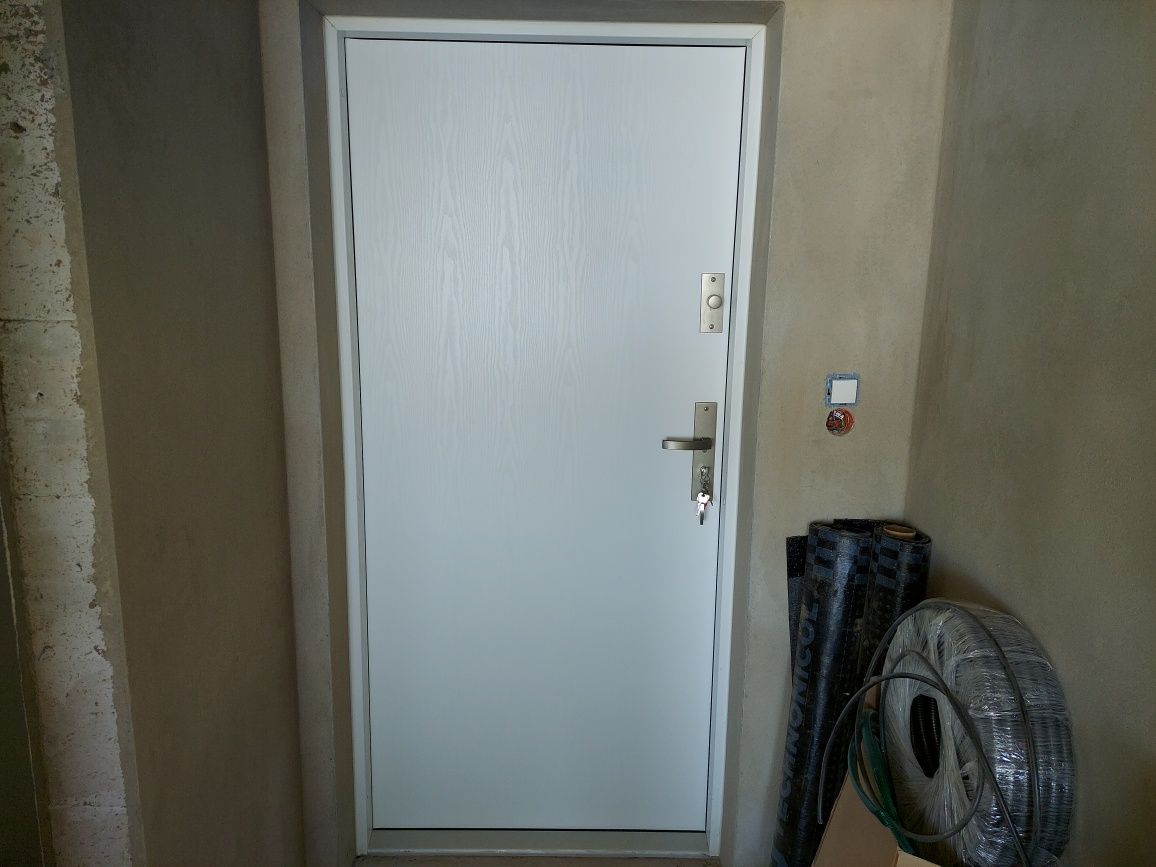 Drzwi zewnętrzne KMT Plus 75