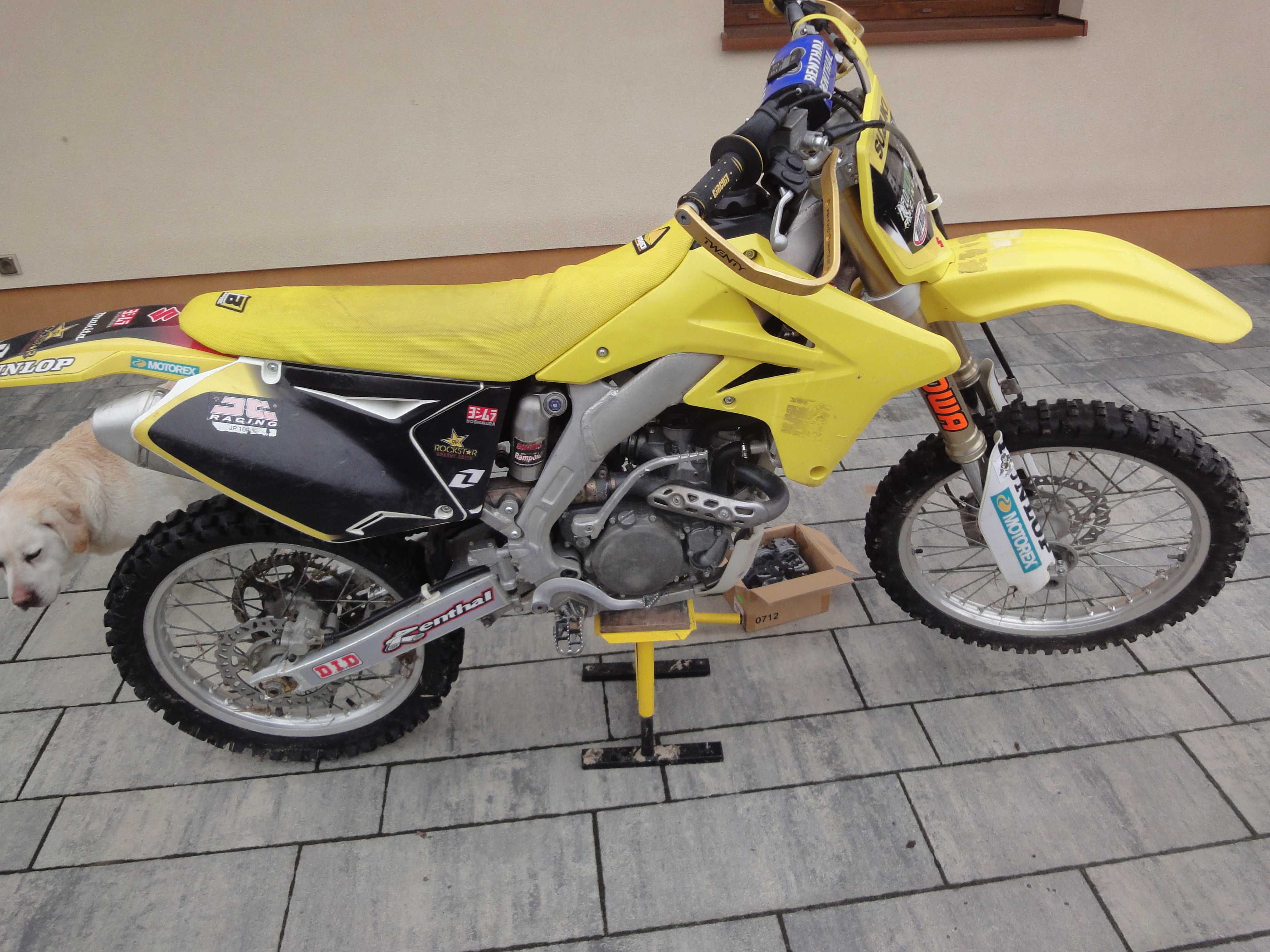 Suzuki RMZ250 cross