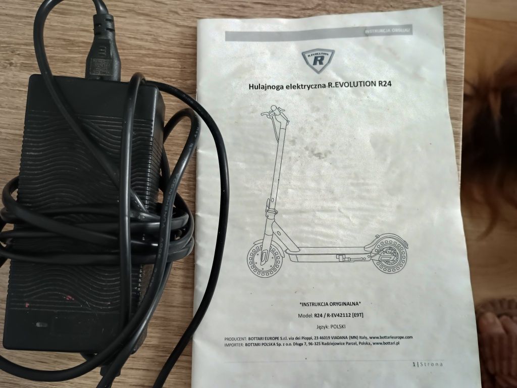 Hulajnoga elektryczna r.evolution r24