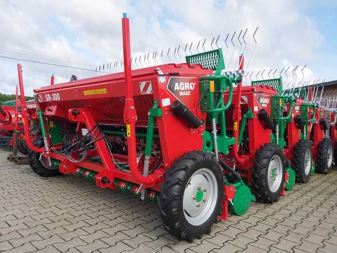 Siewnik Zbożowy Stopkowy Talerzowy AGRO-MASZ SR300 SN300 2,5m 2,7m 3m