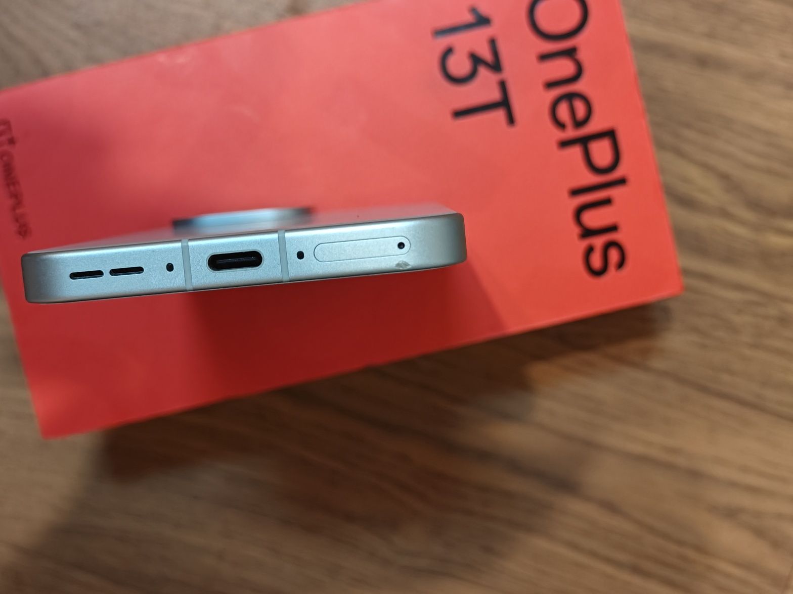 OnePlus 13t Snapdragon 8Elite