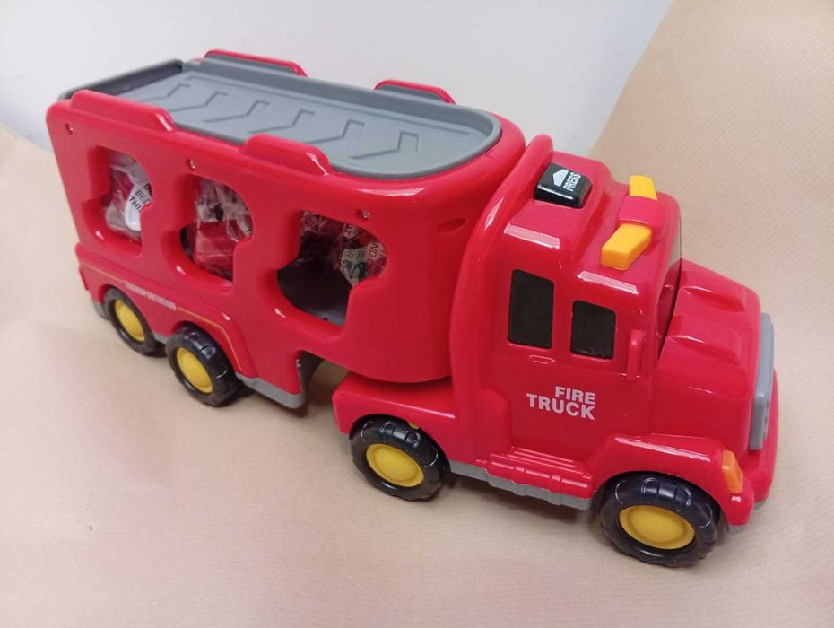 Brinquedo novo e embalado, camião dos bombeiros