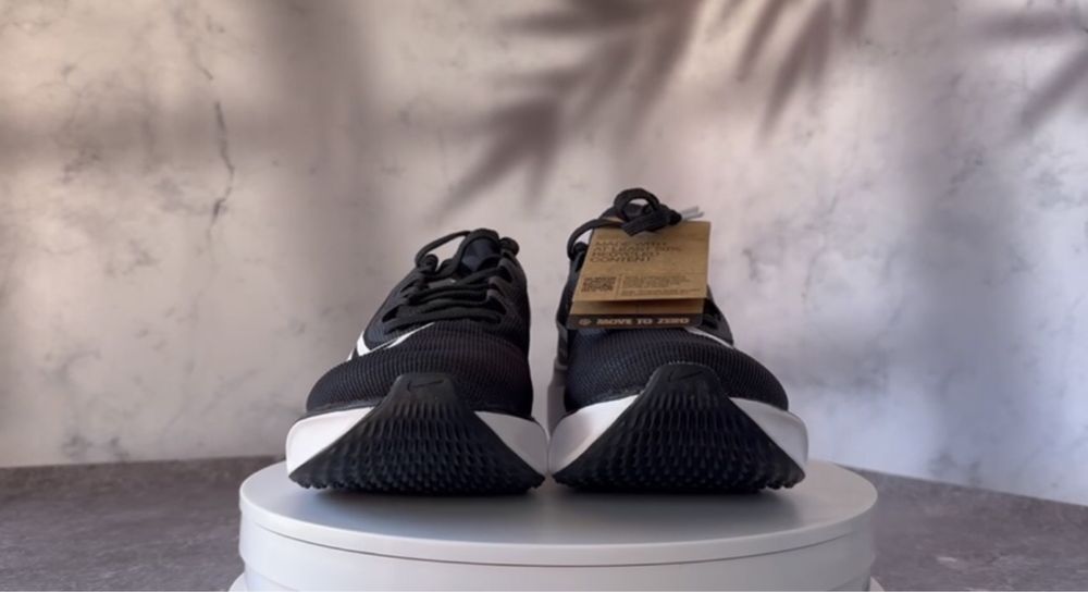 Кросівки Nike Zoom Fly 5 (Розмір 38.5) DM8968-001