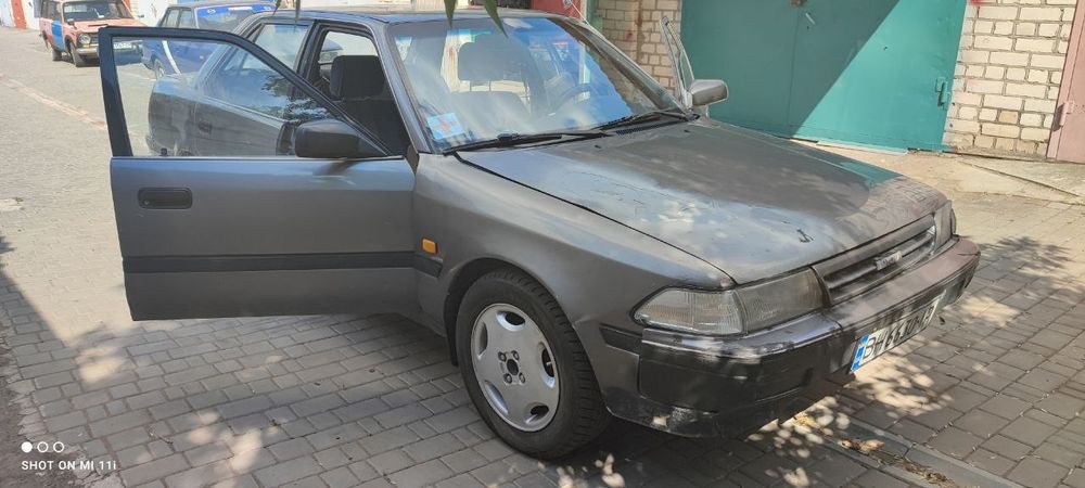 Toyota Carina  2