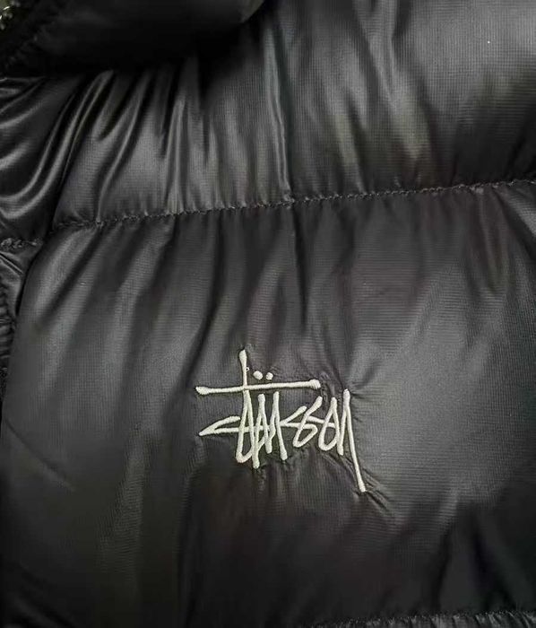 Stussy: ciepło i charakter w jednym.