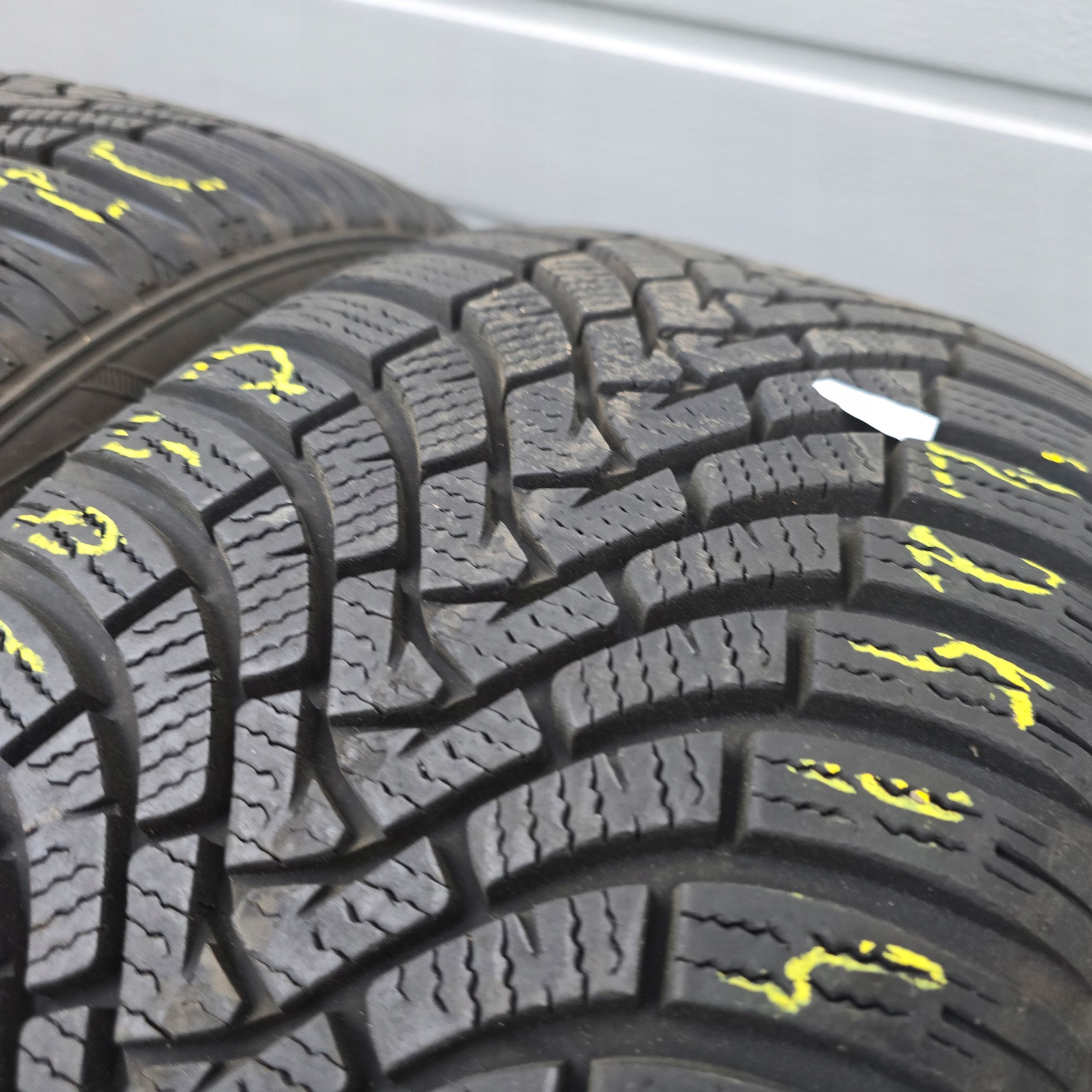 Falken Eurowinter HS01 225/45R17 94H 19R 7.5mm 4X