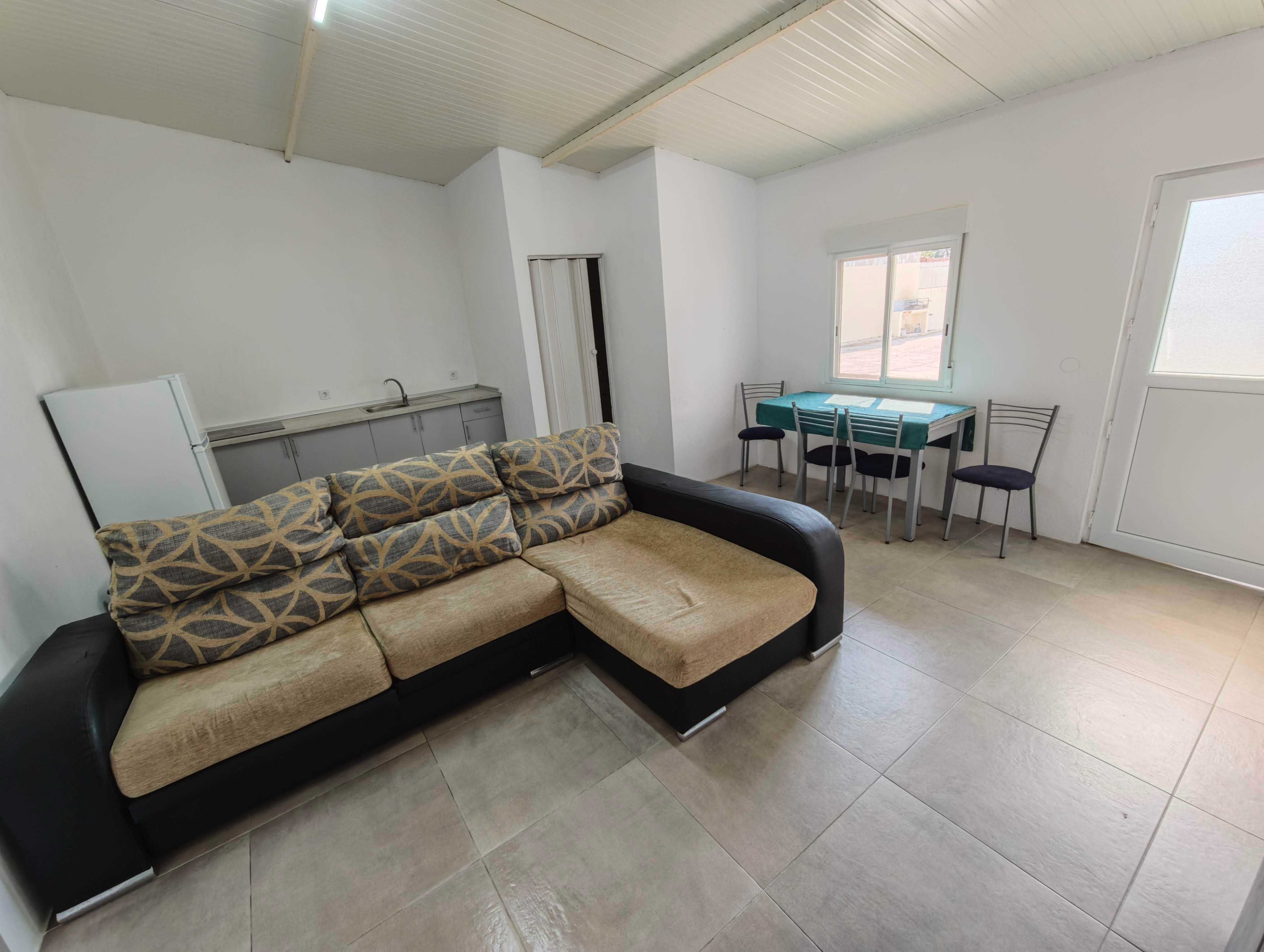 Alojamento Esmoriz Lounge GuestHouse (Piscina incluída) até 4 Pessoas
