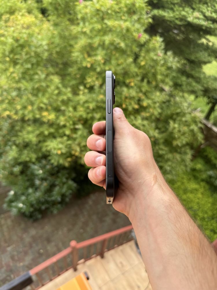 iPhone 15 • Stan Idealny • 88% bateria • ładowarka