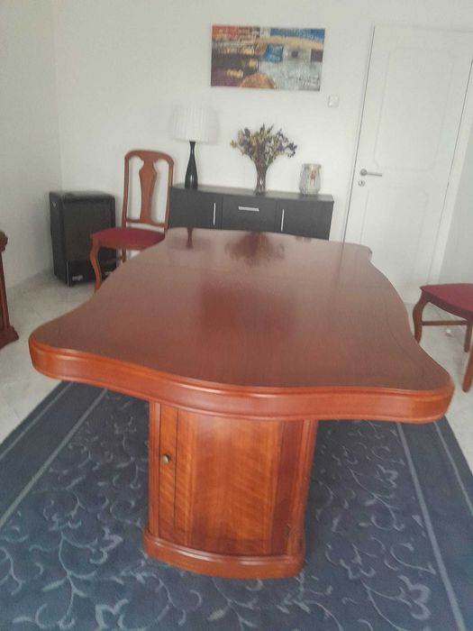 Cristaleira + Mesa de Sala + Cadeiras