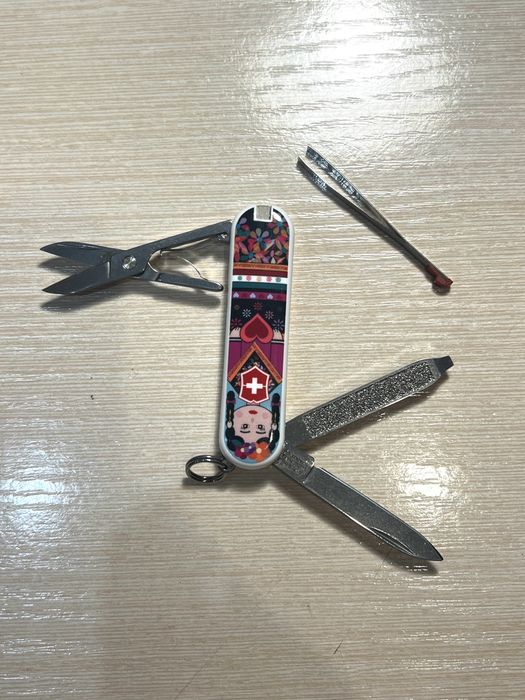 Складний ніж швейцарській Victorinox