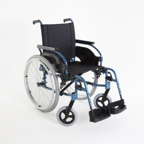 Нужно Инвалидная коляска лёгкая