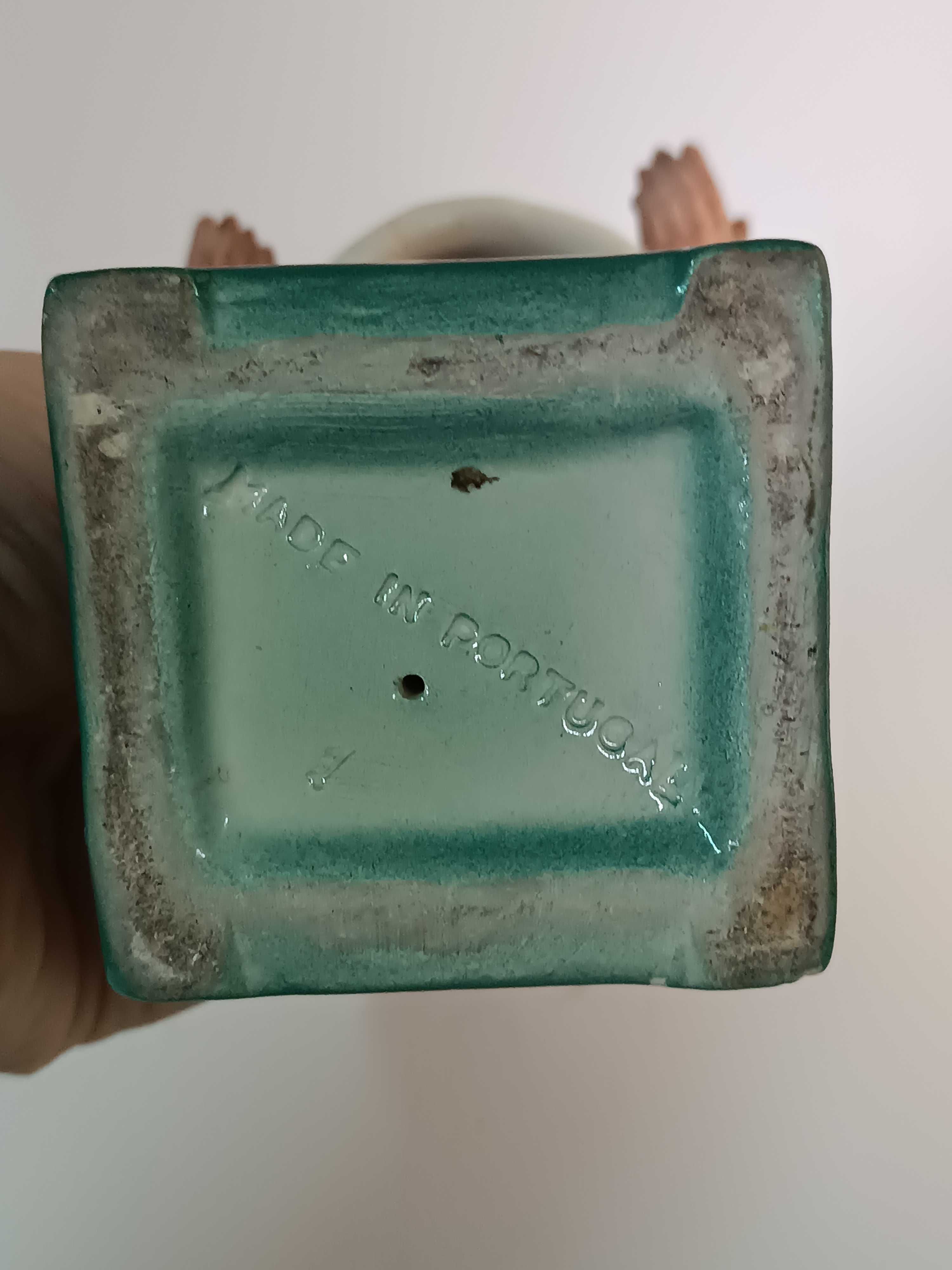Figura de movimento Zé Povinho em faiança das Caldas. Para restauro