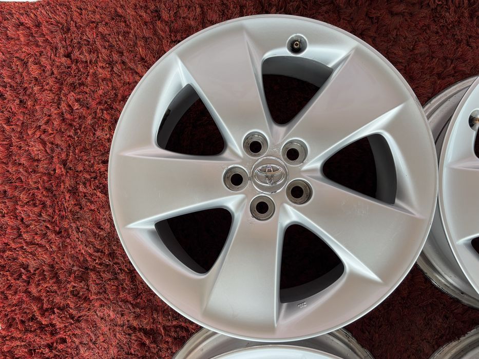 Original Toyota Prius Avensis R17 5x100