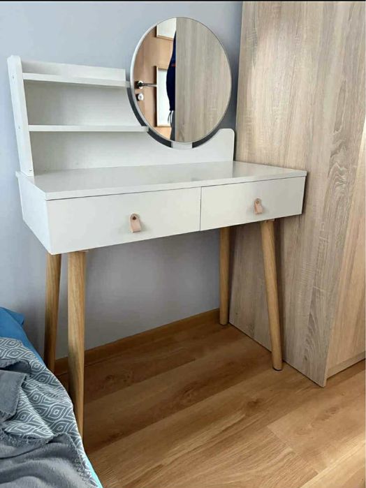 Toaletka dla nastolatki