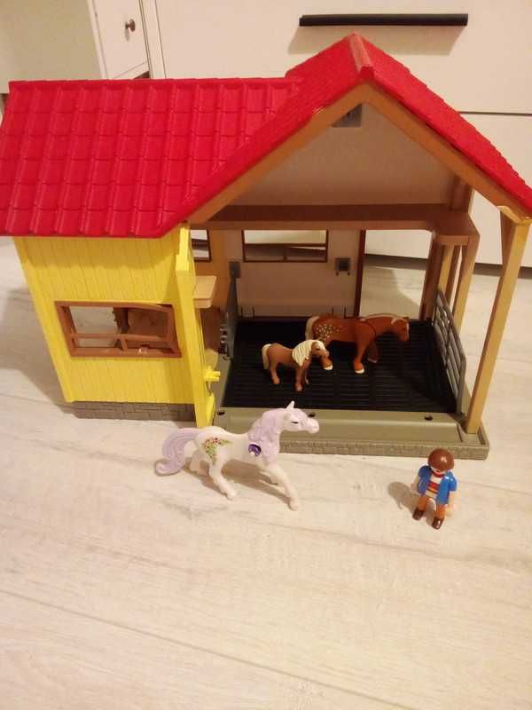 stajnia schleich Playmobil domek dom