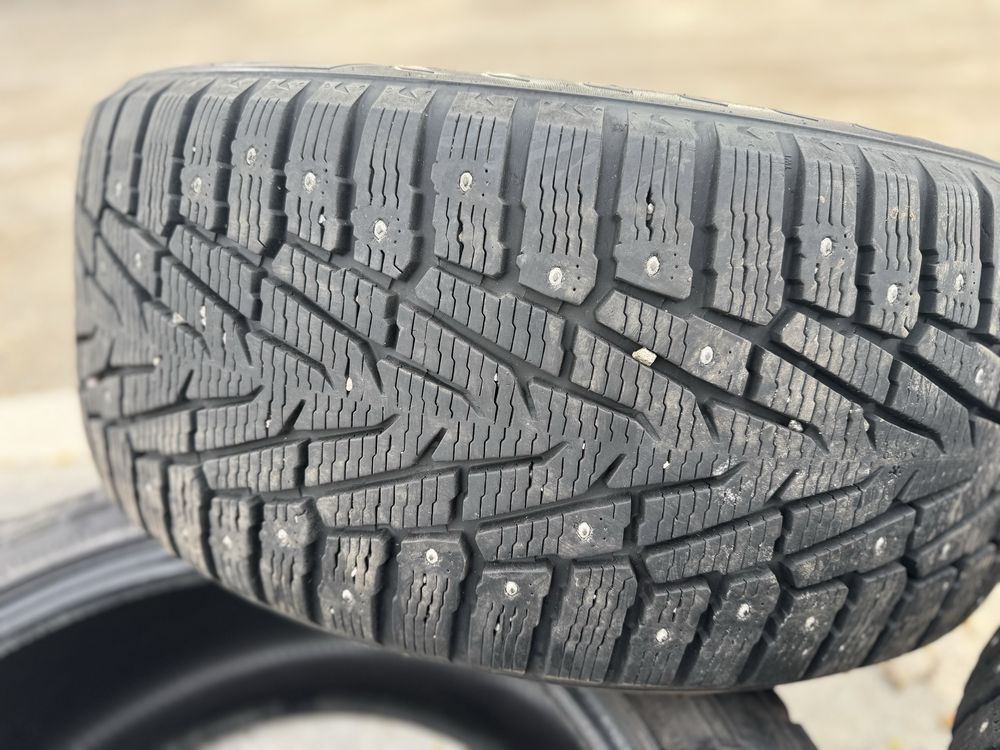 Шины Nokian Hakkapeliitta R2 SUV Розмір 275/45 r20