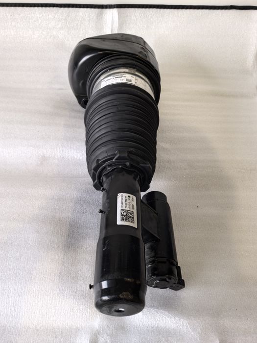 Amortyzator BMW G11 G12 prawy tył