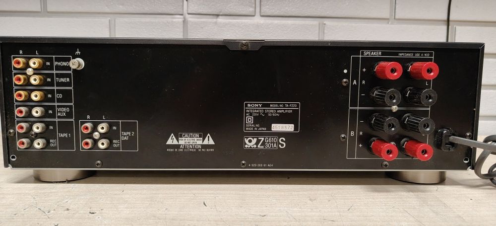 Wzmacniacz SONY TA-F220. Japan . Stereo