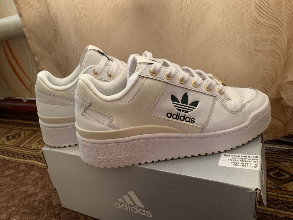 Adidas forum bold
