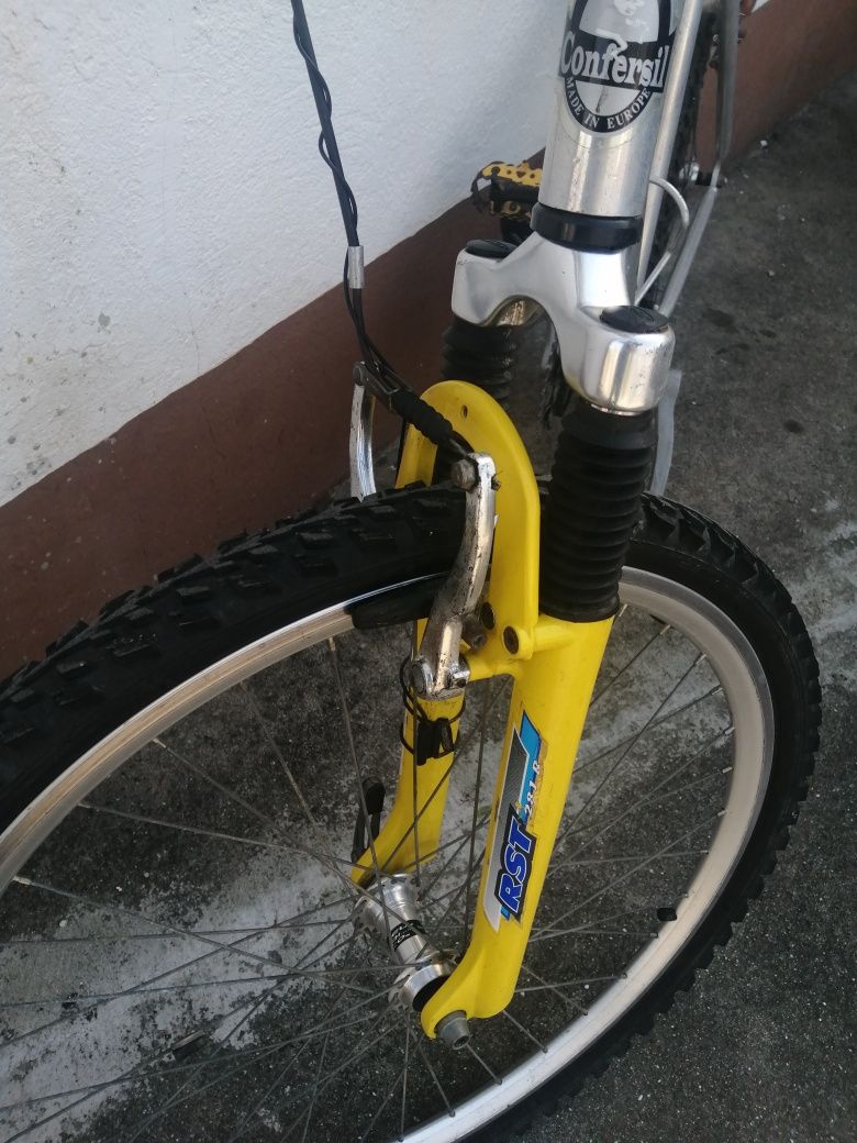 Tenho uma bicicleta usada