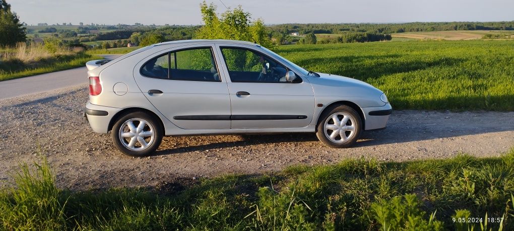 Sprzedam RENAULT Megane I