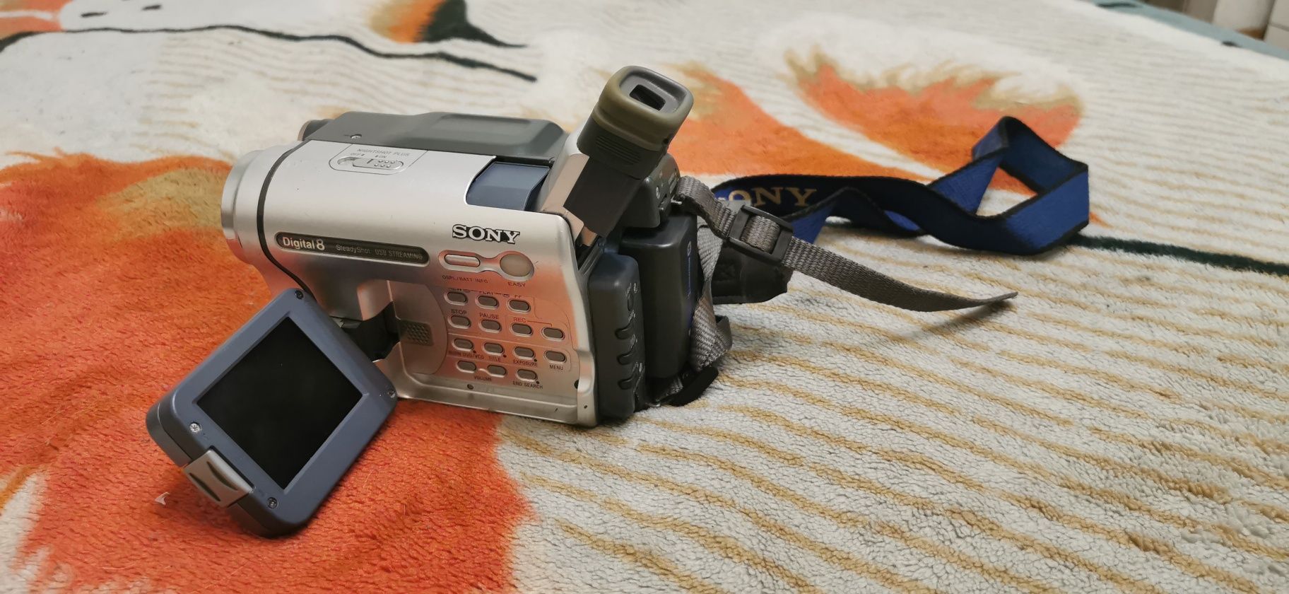 Відеокамера Sony DCR-TRV265E з сумкою