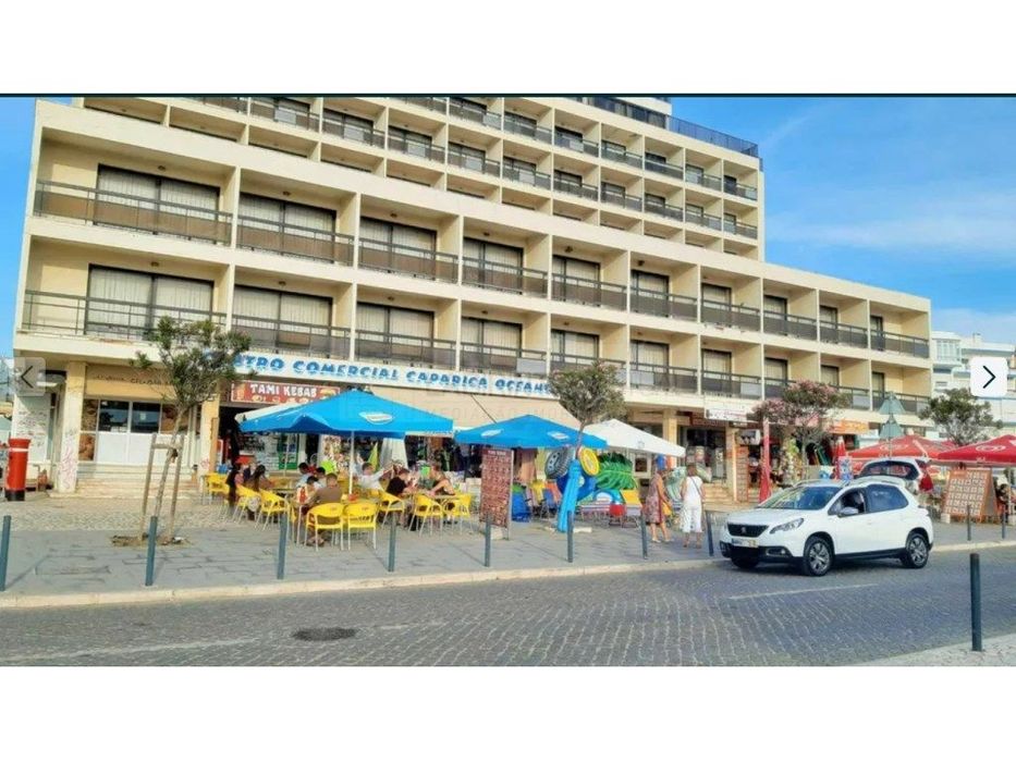 Vende-se loja no Centro Comercial Caparica Oceano, na Costa da Capa...