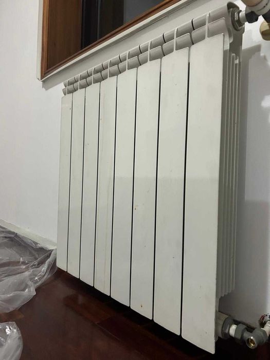 8 Radiadores como novos, 2toalheiros e 6 radiadores de aquecimento