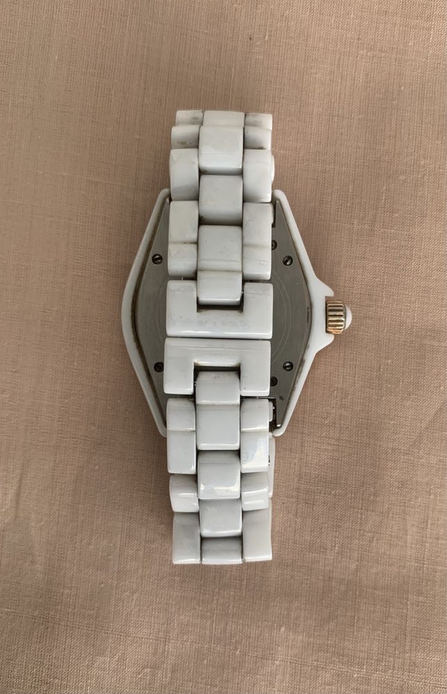 Женские часы Chanel J12 Diamond White