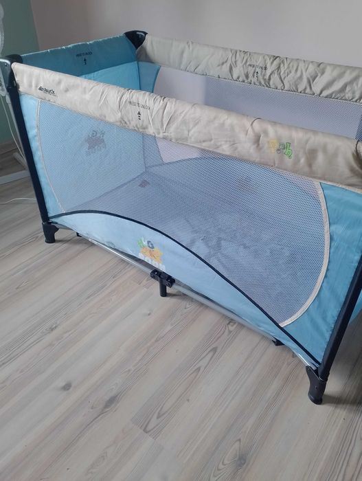 Łóżeczko turystyczne Hauck z materacem