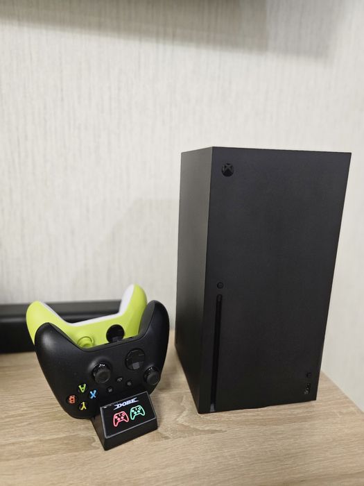 Ігрова приставка Microsoft Xbox (Series X) (1TB)