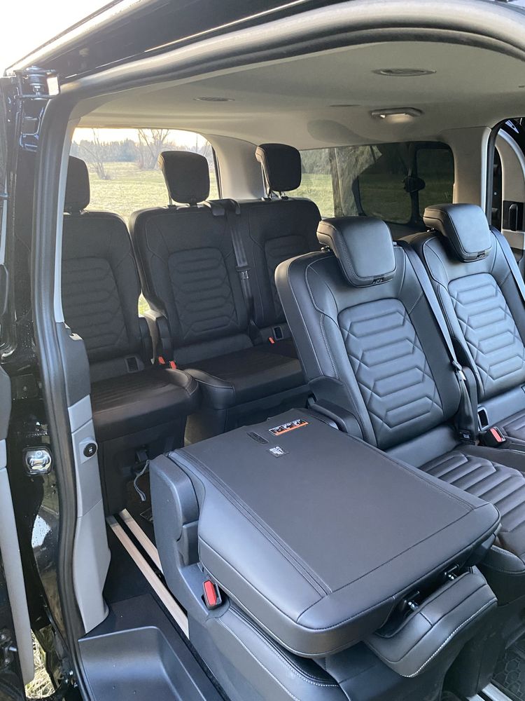 Wynajem busa 8-osób ford tourneo custom