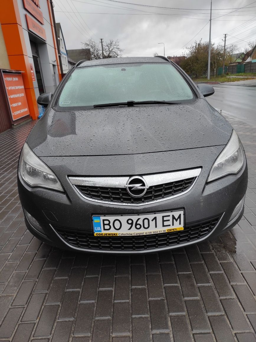 Opel Astra j 1.7 CDTI MT