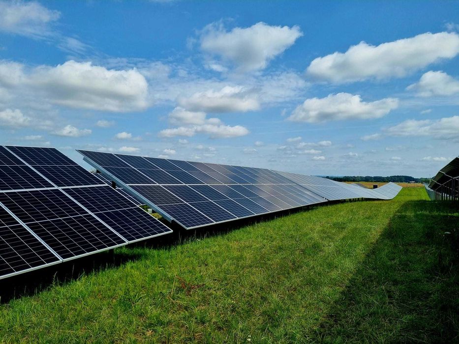 Farma Elektrownia Fotowoltaiczna 2Mw OZE Magazyn Energii Pv
