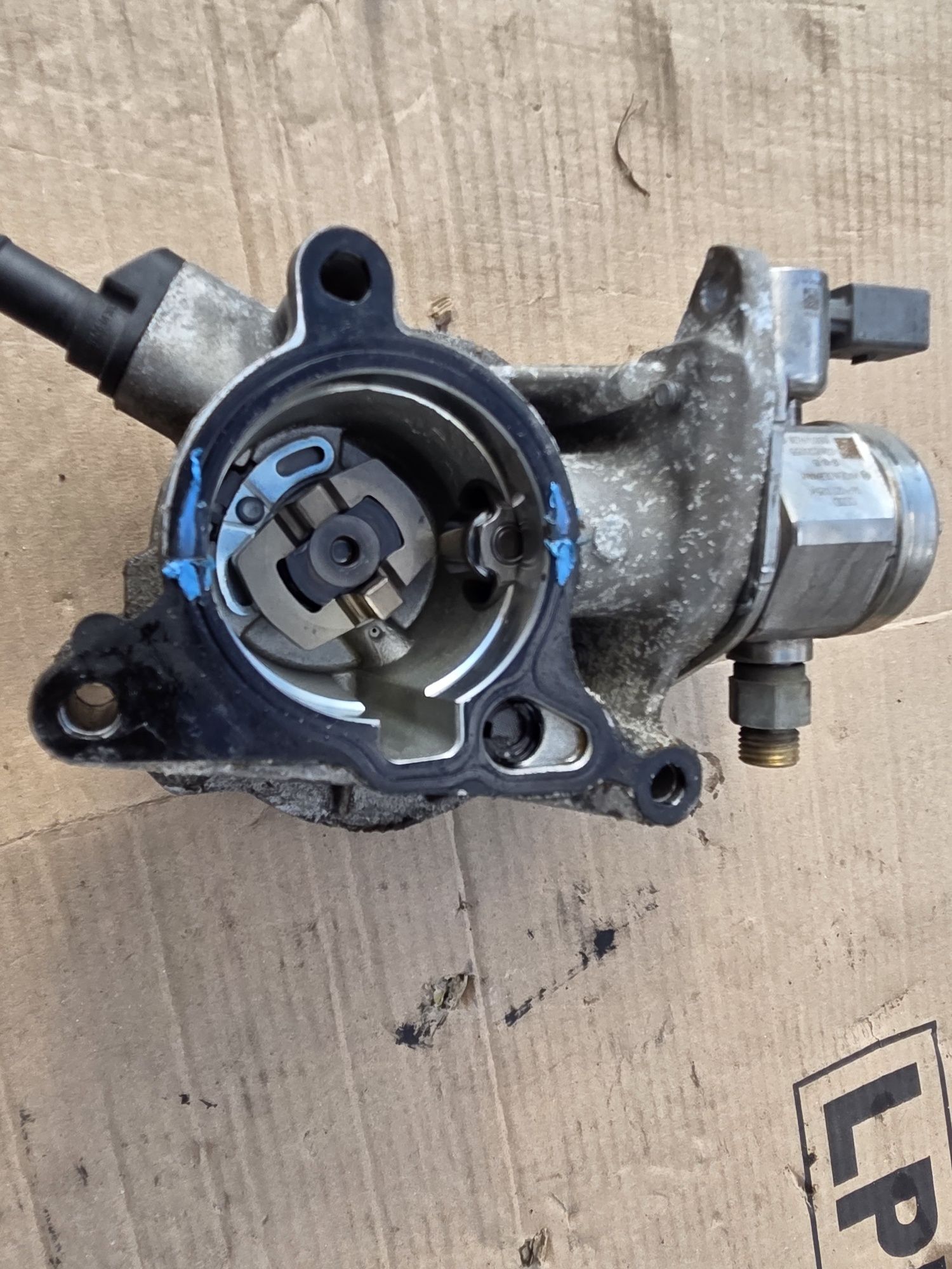 Pompa paliwa vacum 1.8 2.0 tsi