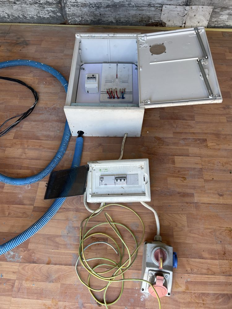 Erbetka na budowe prad skrzynka elektryczna