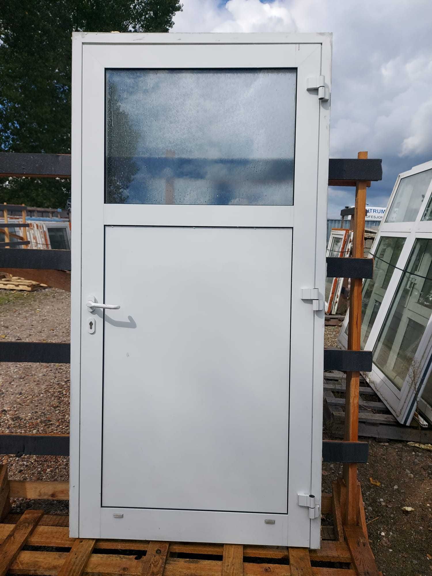 Drzwi aluminiowe zewnętrzne wysokie