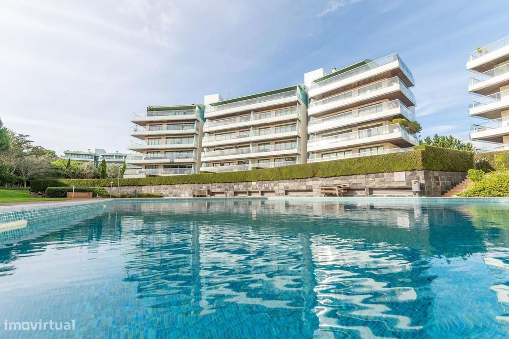 Apartamento T2 com jardim, Cascais