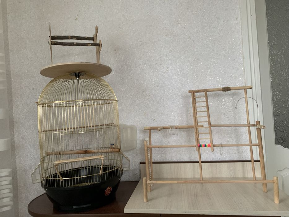 Продам клітку для папуг