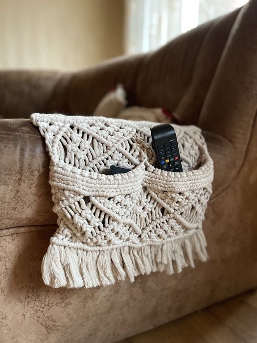 Макраме органайзер для пультів, гаджетів, книг тощо.