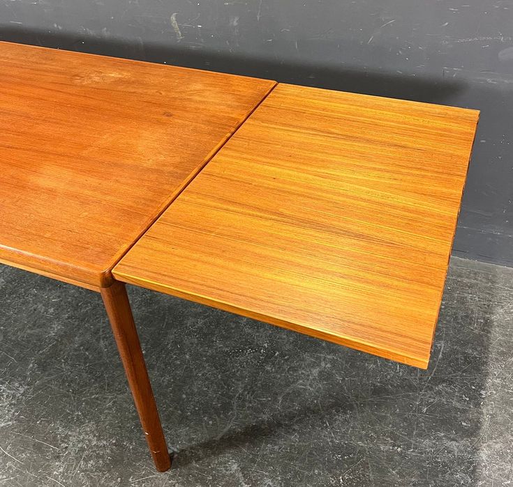 Rozkładany klasyczny tekowy stół do jadalni z lat 1960 Dania vintage